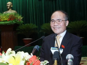 ประธานรัฐสภาNguyễn Sinh Hùngให้การต้อนรับรองประธานประเทศลาวบุญยัง วรจิตร